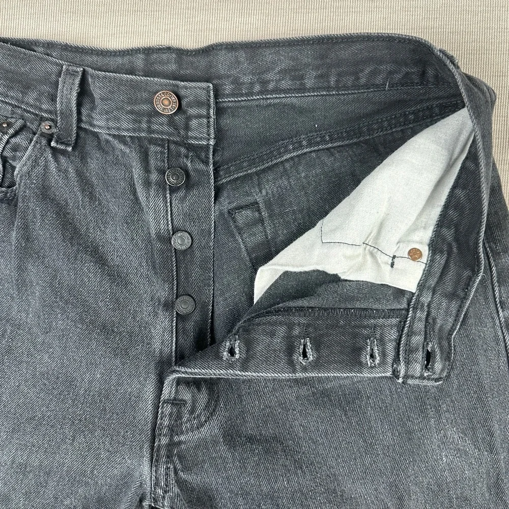 Levi's 501 Original Fit Jeans Dark Gray Button Fly Men's 32x28 (Tagged 34x30)